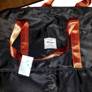 Travel duffle bag